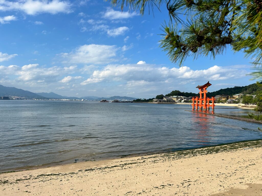 8 UNIQUE Miyajima Ryokans, Hiroshima 41 itsukushima torii gate in miyajima island japan