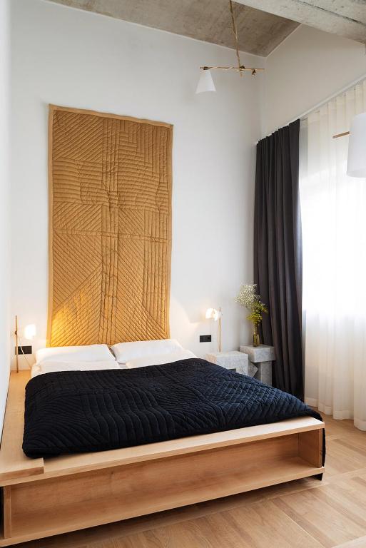 Authentic Boutique Hotels in Munich 4 design double room at the flushing meadow, one of the coolest and most unique boutique hotels in Munich, germany