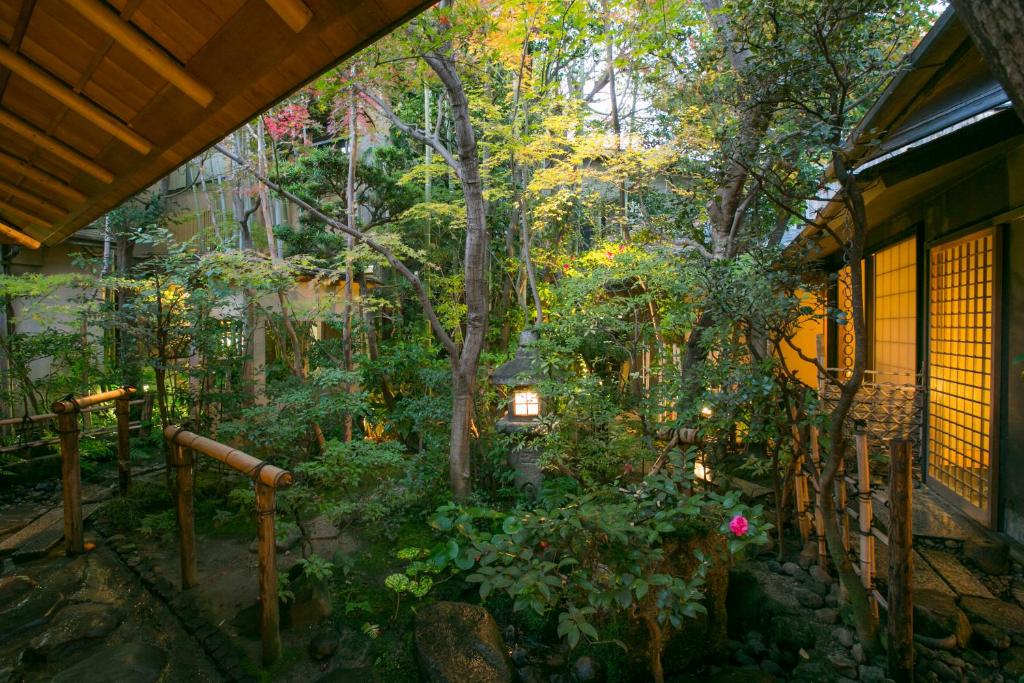 7 UNIQUE Ryokans in Gion Kyoto 31 japanese garden at gion yoshiima ryokan in gion kyoto
