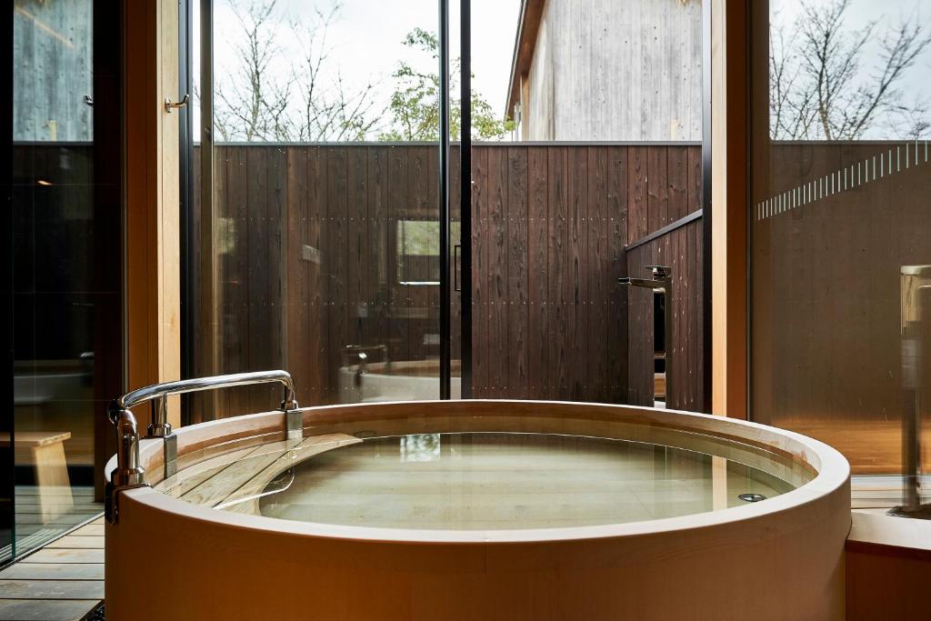 8 BEST Ryokans in Osaka 35 private onsen bath sanso amanosato ryokans osaka