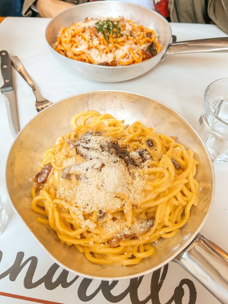 3 Days in Rome Itinerary 8 irene and boyfriend eating spagetti carbonara in rome italy